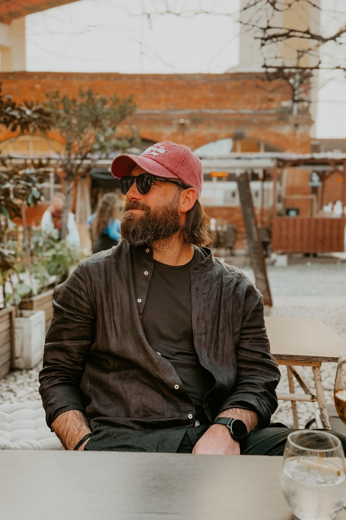Outfit by Tomáš Black linen shirt