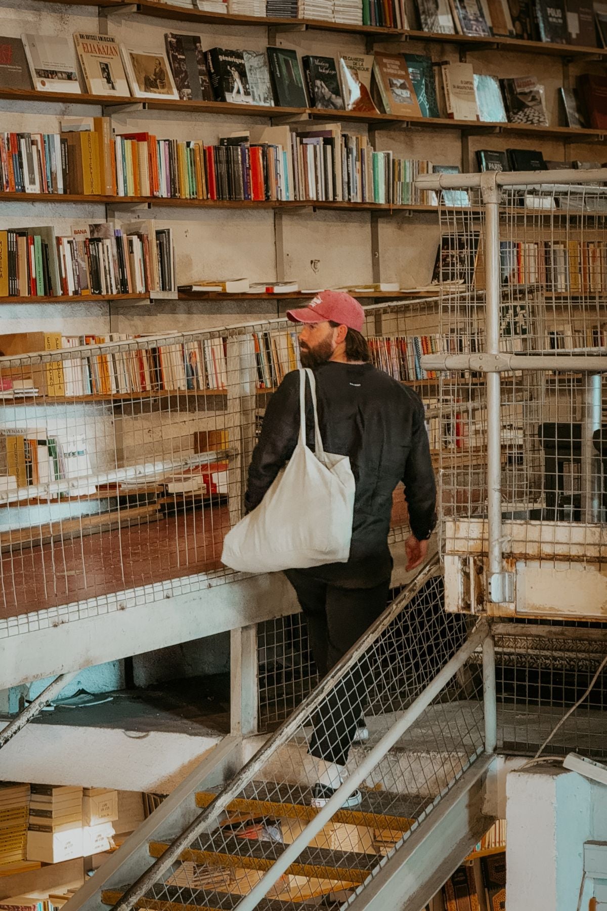 Outfit by Tomáš Black linen shirt