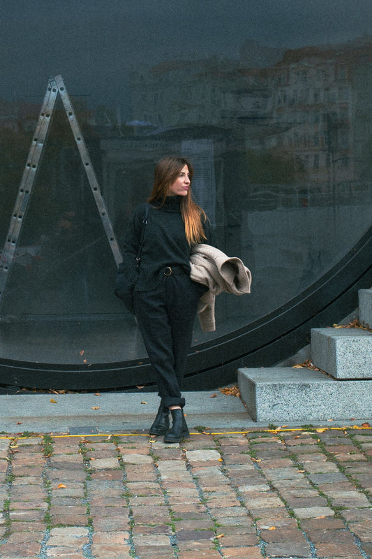 Outfit by Danča | Linen pants & Merino highneck sweater