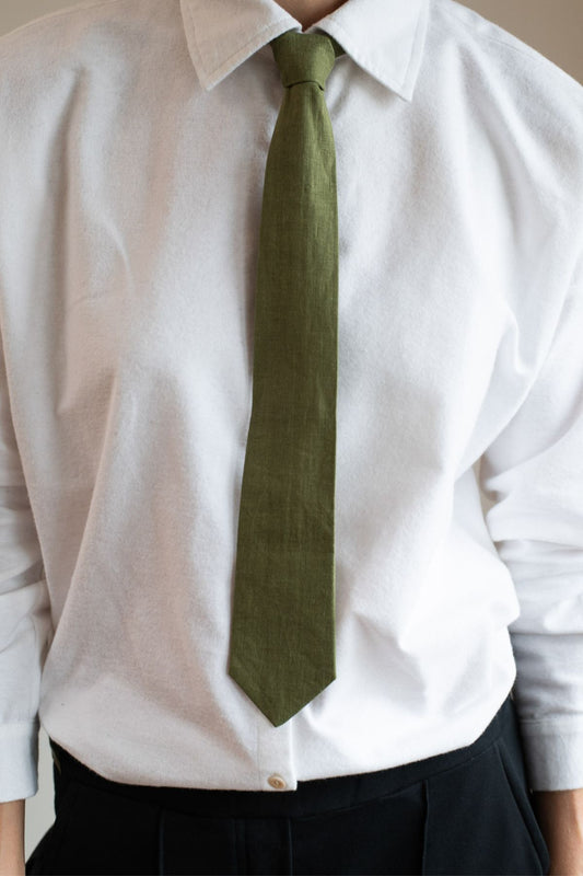 Outfit by Aneta | Linen tie & flannel shirt