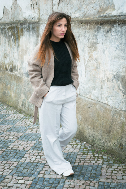 Damskie spodnie dresowe wide-leg z biobawełny Pearl gray - Regular fit