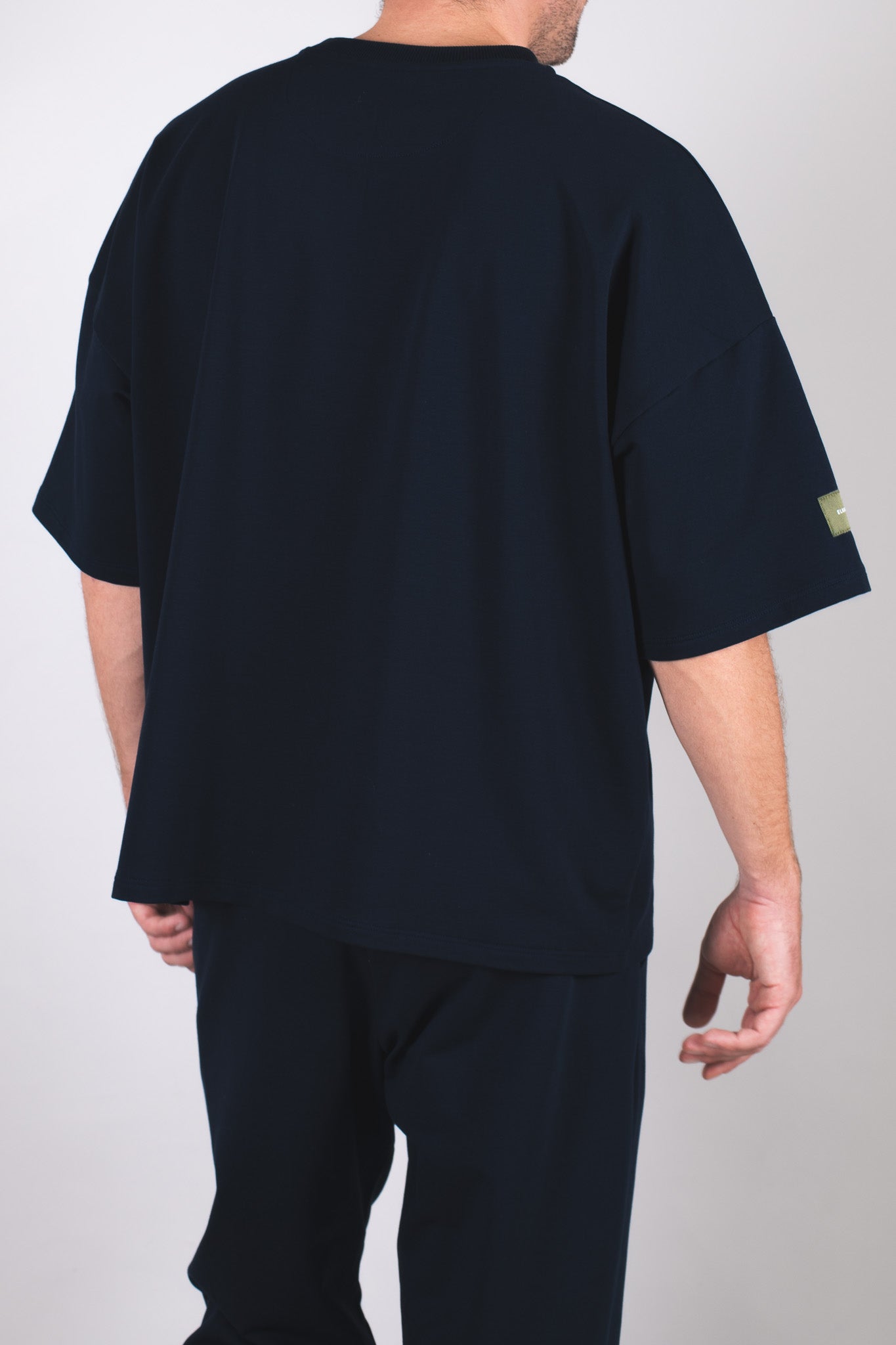 Pánske mikinové tričko z biobavlny - loose fit