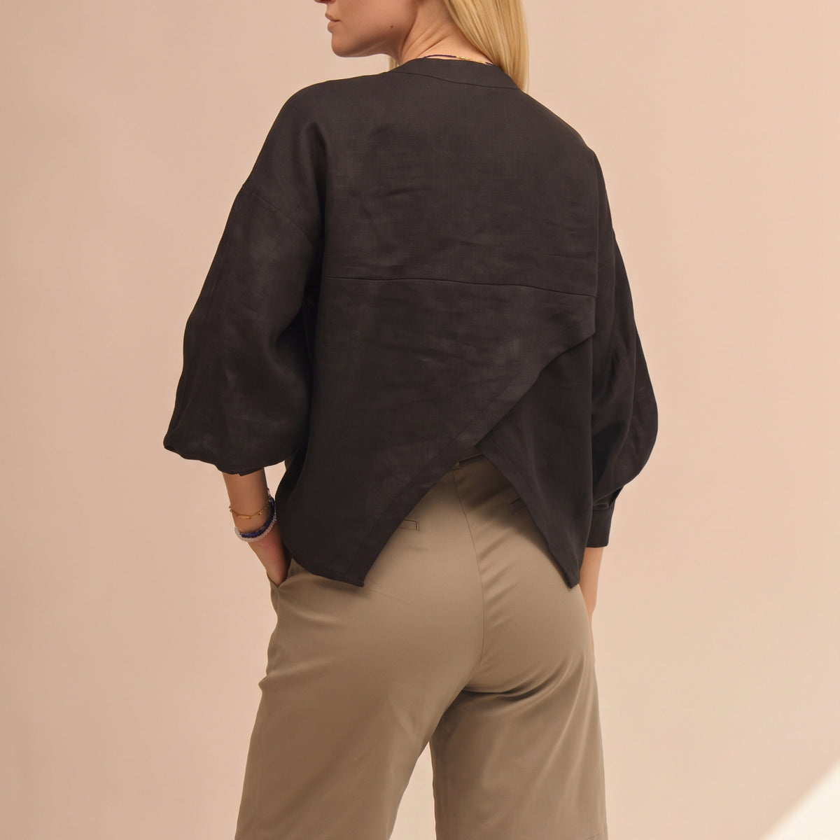 Women's V-neck linen shirt - oversized