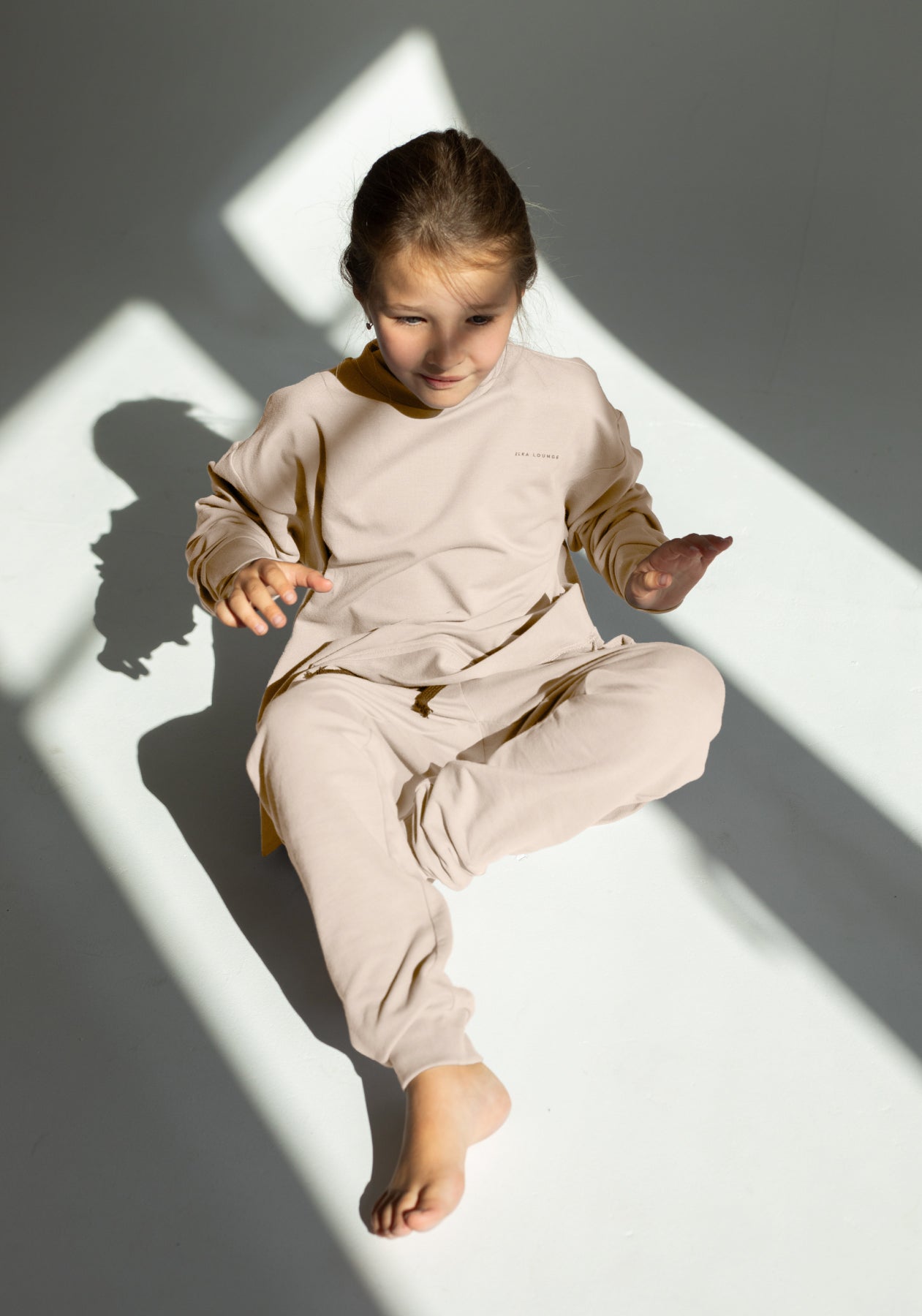 Detské teplákové nohavice z biobavlny Beige - Oversized
