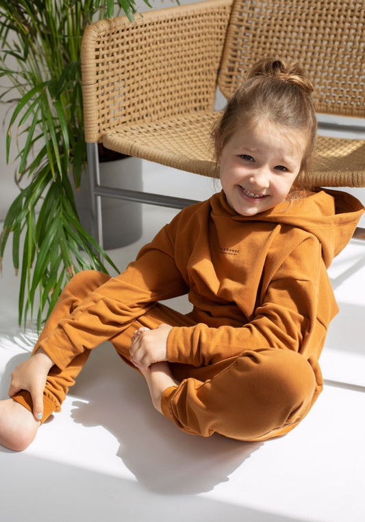 Detská mikina s kapucňou z biobavlny Burnt ochre - regular