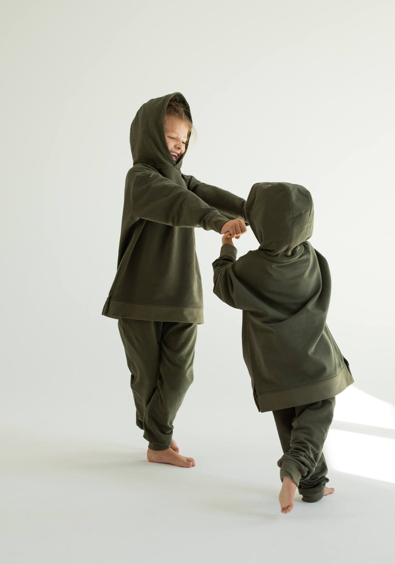 Dětská mikina s kapucí z biobavlny Moss green - Oversized