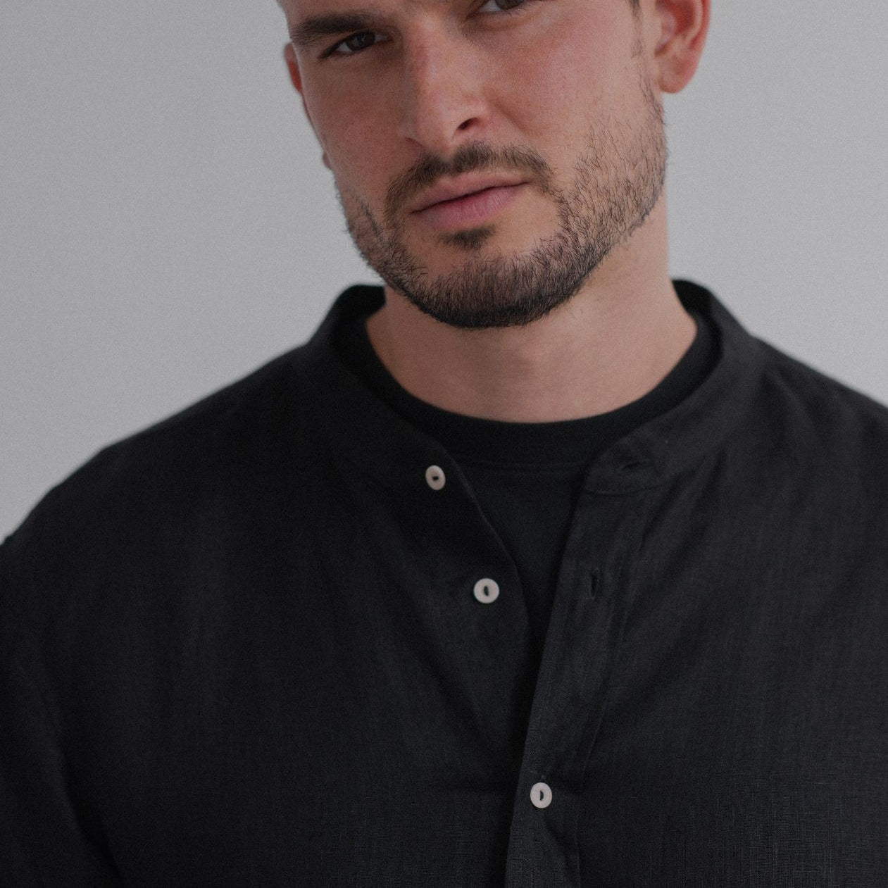 Pánská lněná košile bez límečku - regular fit