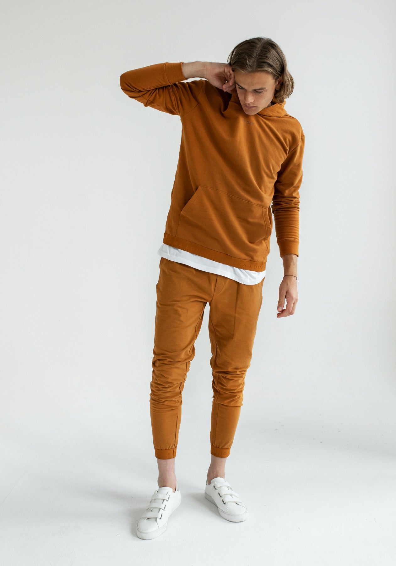 Pánske teplákové nohavice z biobavlny Burnt ochre lounge brushed - regular