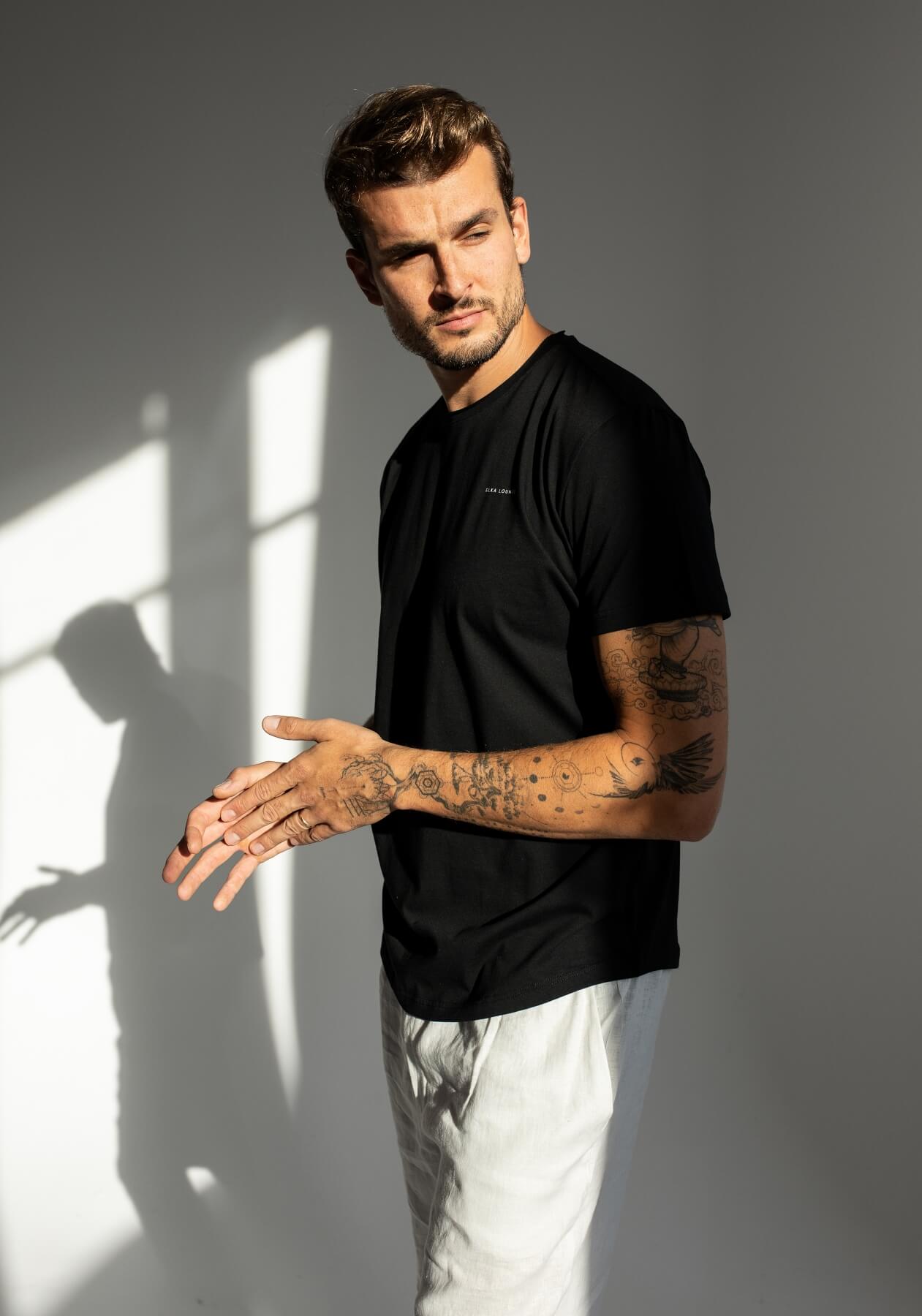 Pánské tričko z biobavlny Black - slim fit
