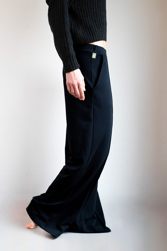 Damskie spodnie dresowe wide-leg z biobawełny Deep blue - Regular fit