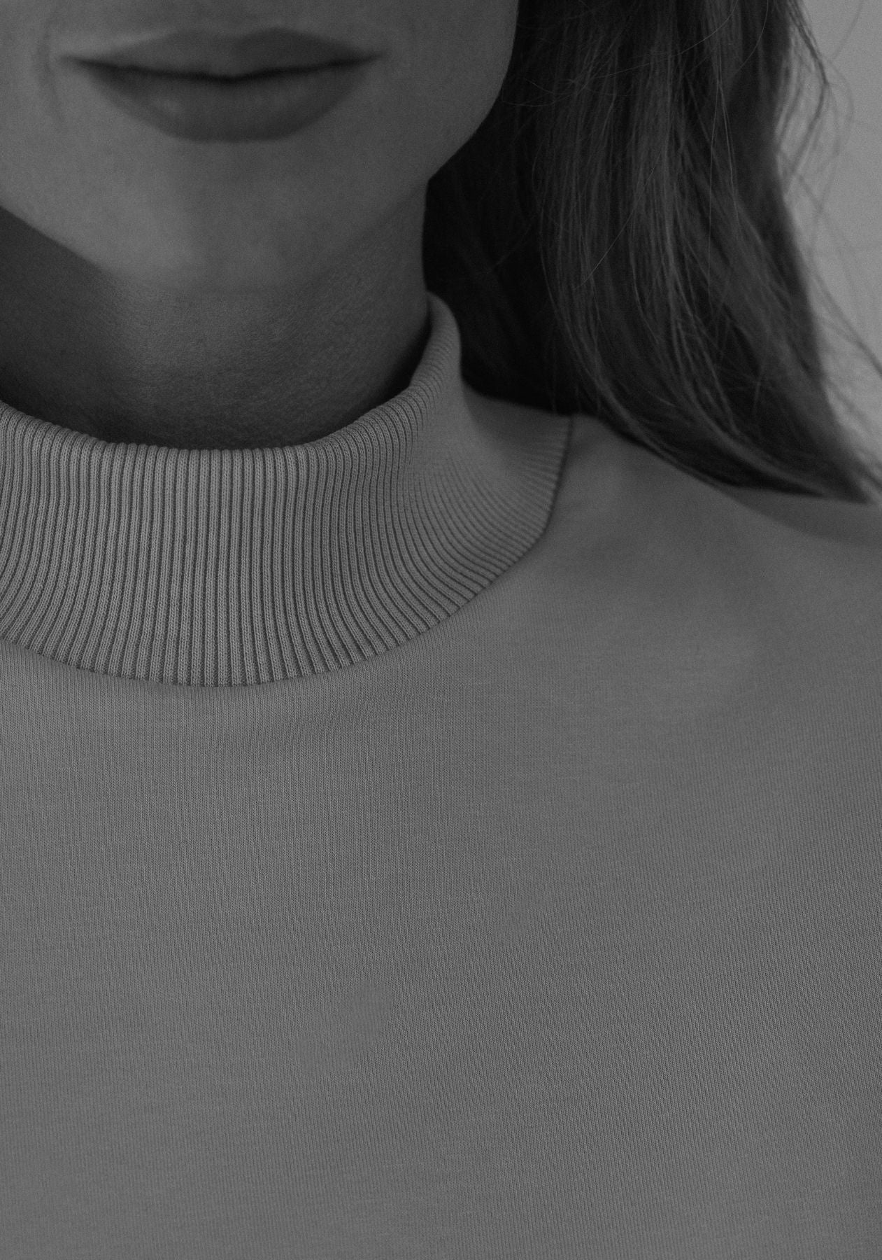 Women Sweatshirt High neck organic cotton slits - Loose fit