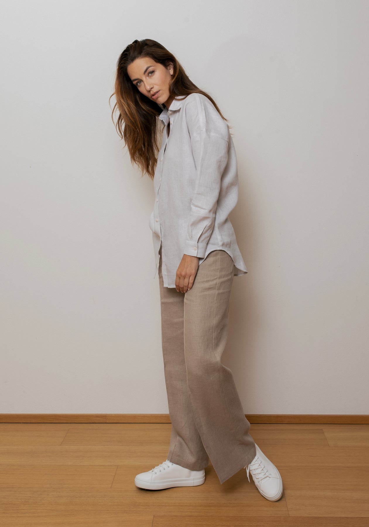 Dámska ľanová košeľa s golierom loose fit - Pearl gray