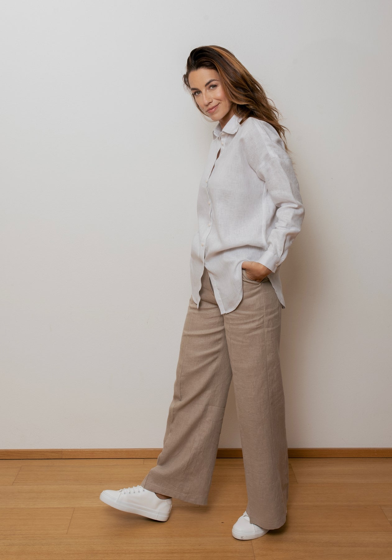Dámska ľanová košeľa s golierom loose fit - Pearl gray