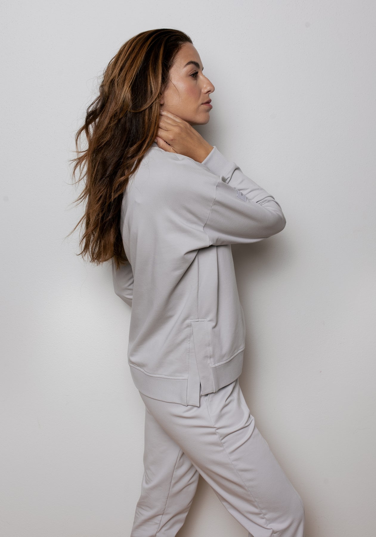 Dámske teplákové nohavice z biobavlny Pearl gray - loose fit
