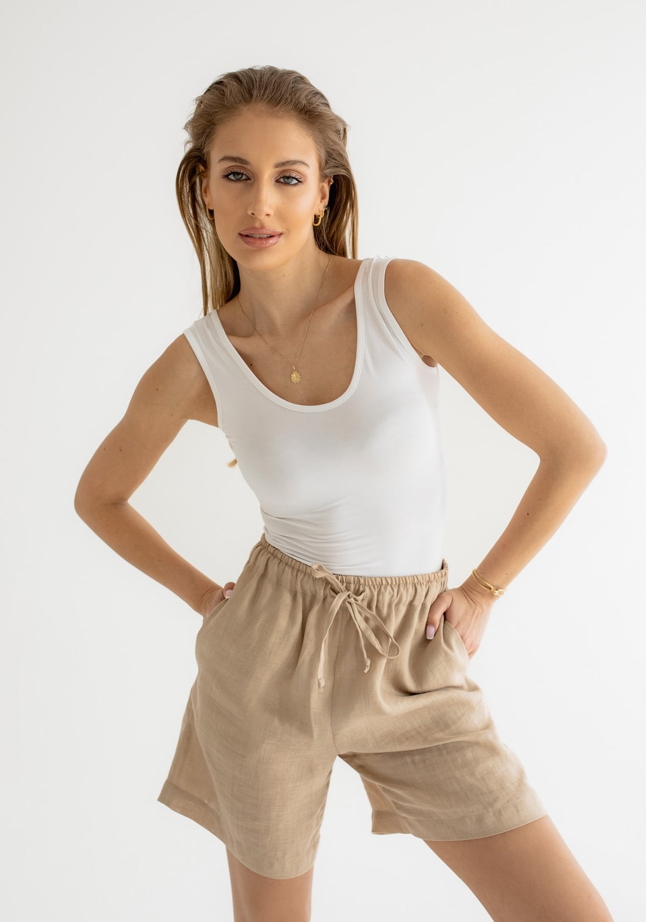 Women linen shorts Beige natural