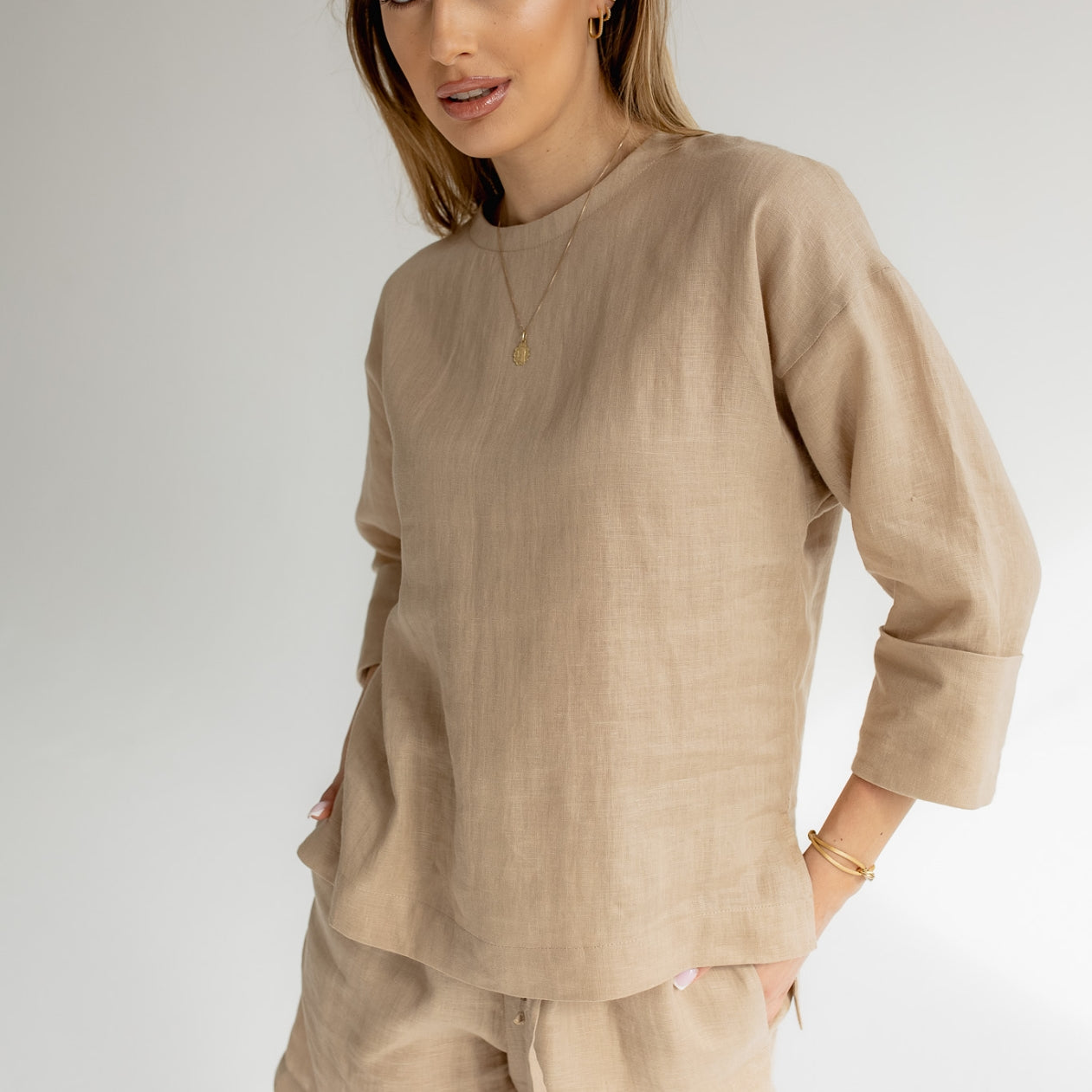 Women's linen top open back - regular fit