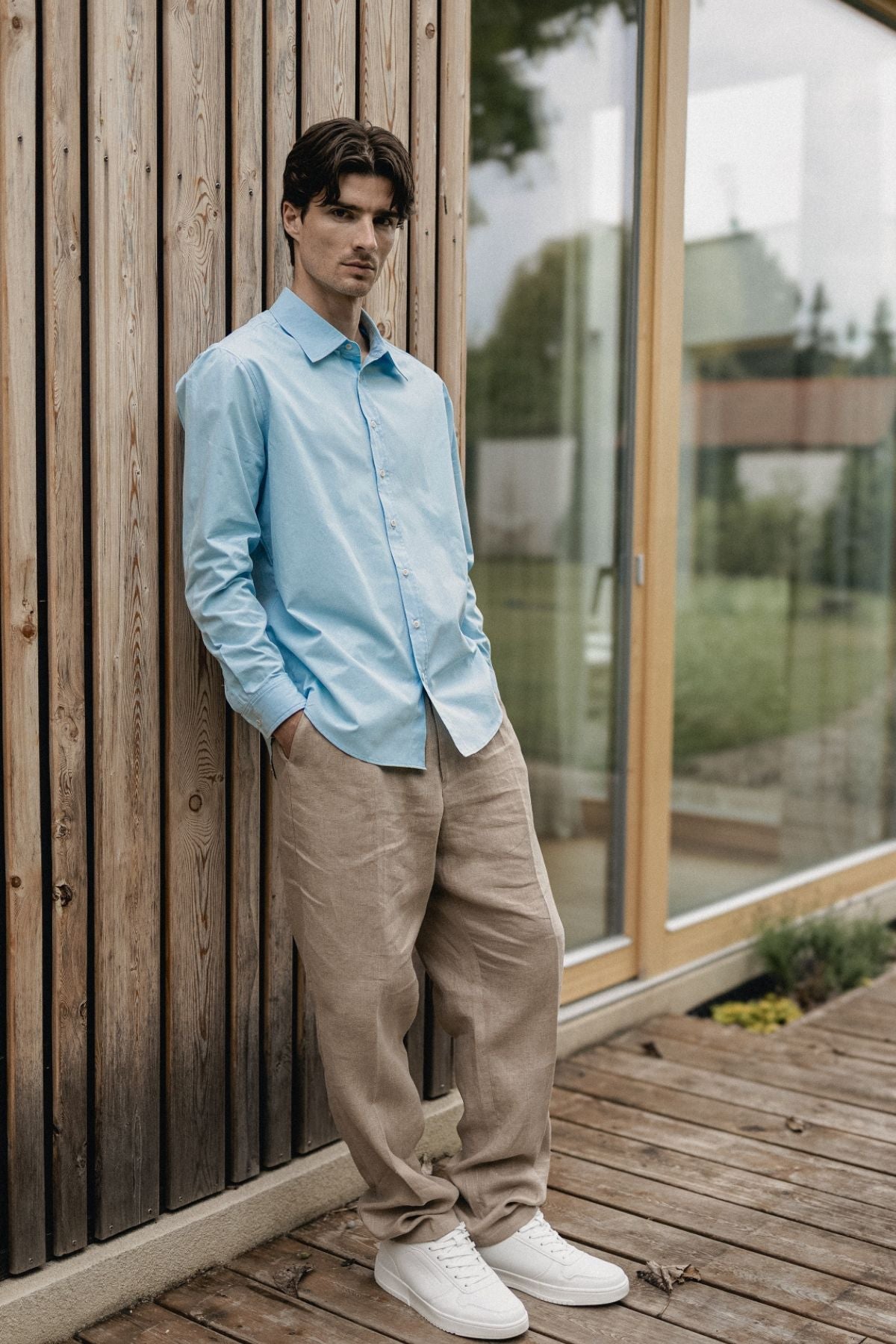 Outfit by Patrik | Linen pants & Light blue organic cotton shirt