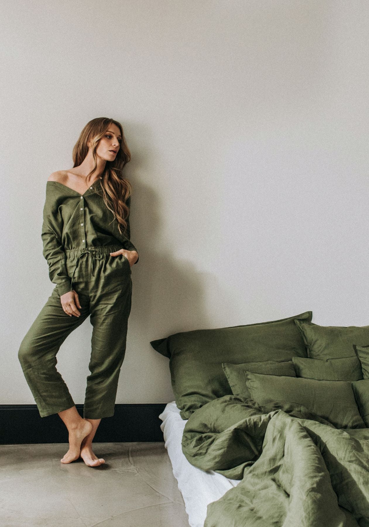 Outfit by @veronikakasakova BedLinen Moss green