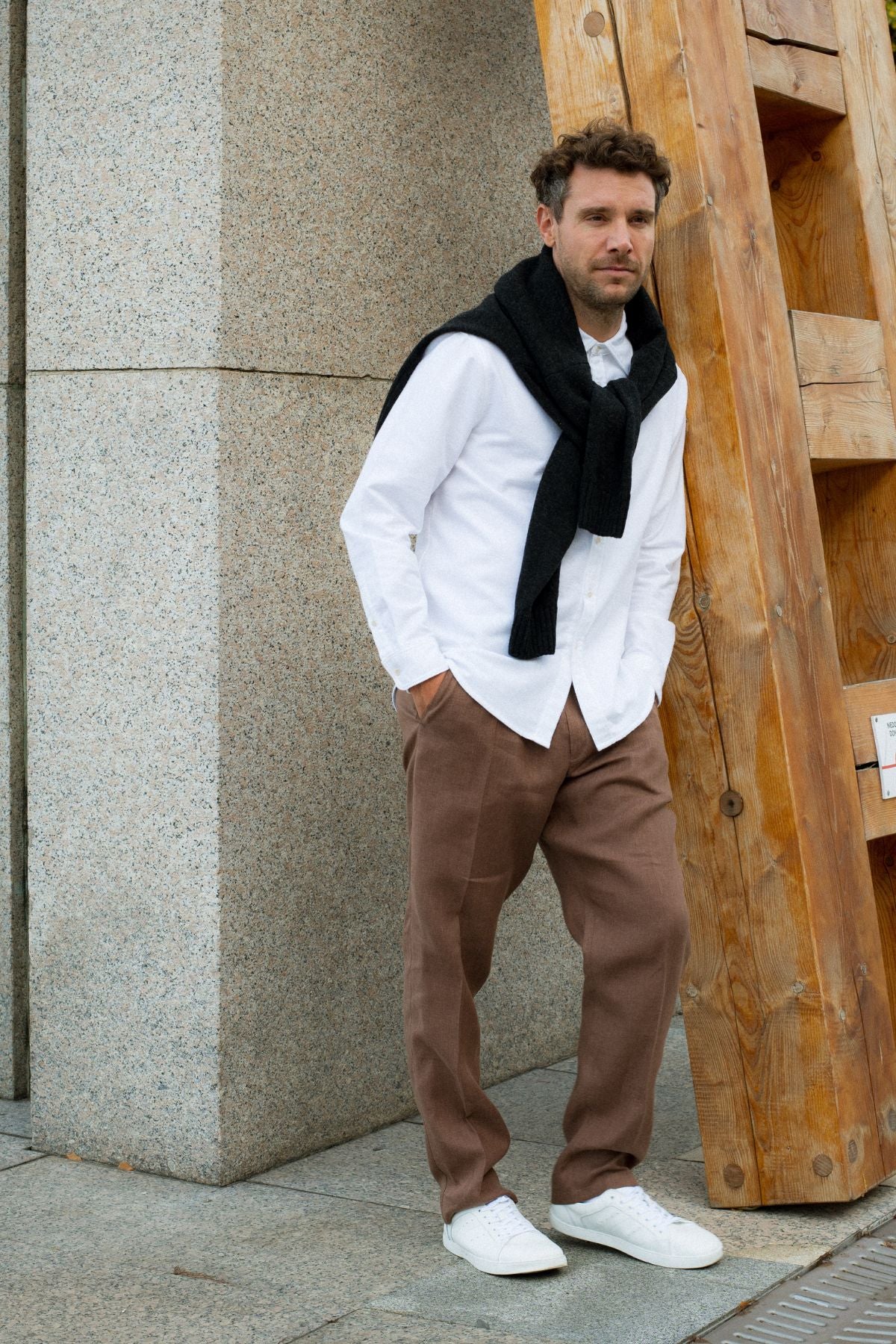 Outfit by Jan | Linen Brown pants & Flannel shirt