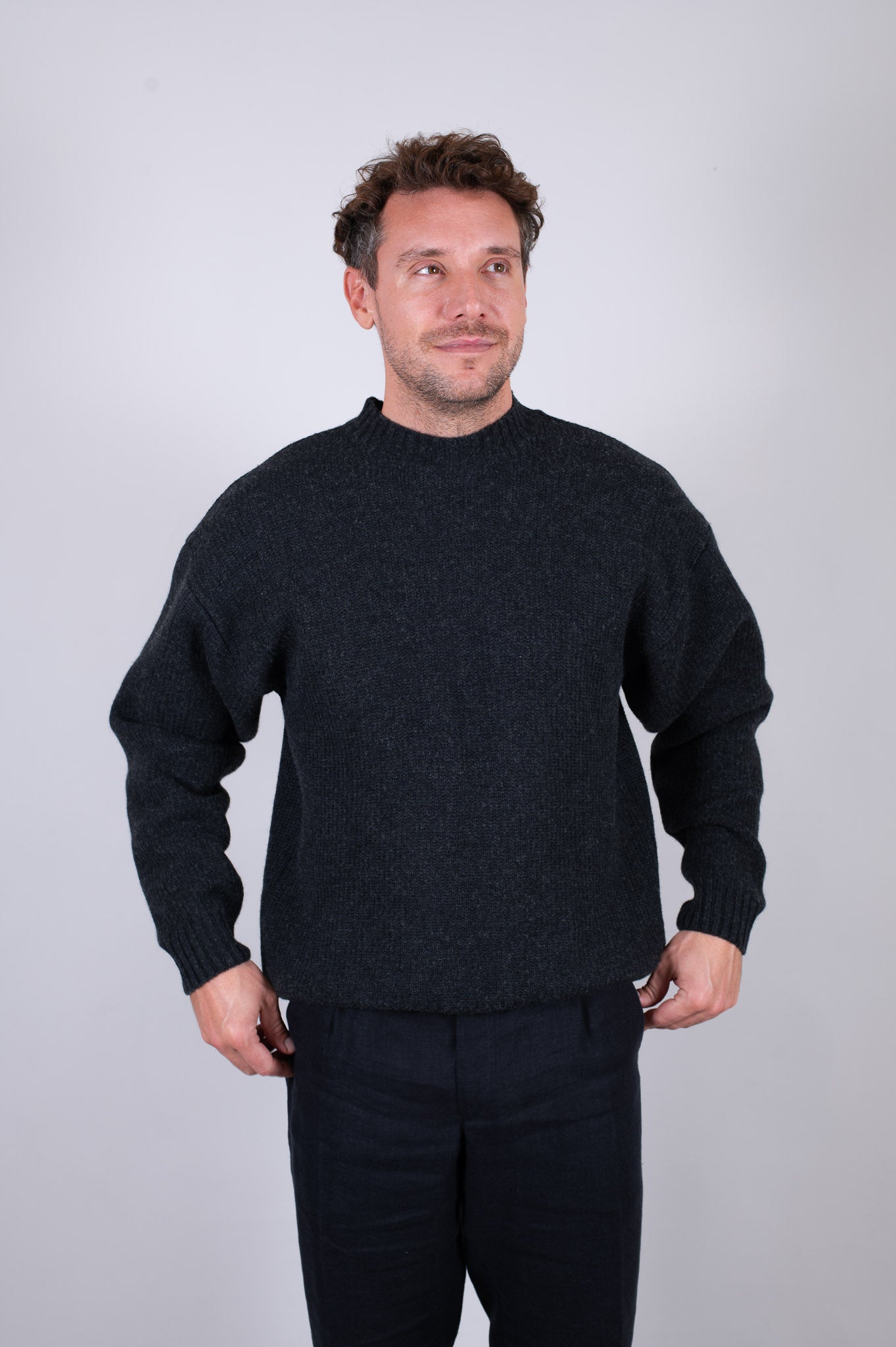 Męski wełniany sweter dziergany Loose Fit – Dark gray