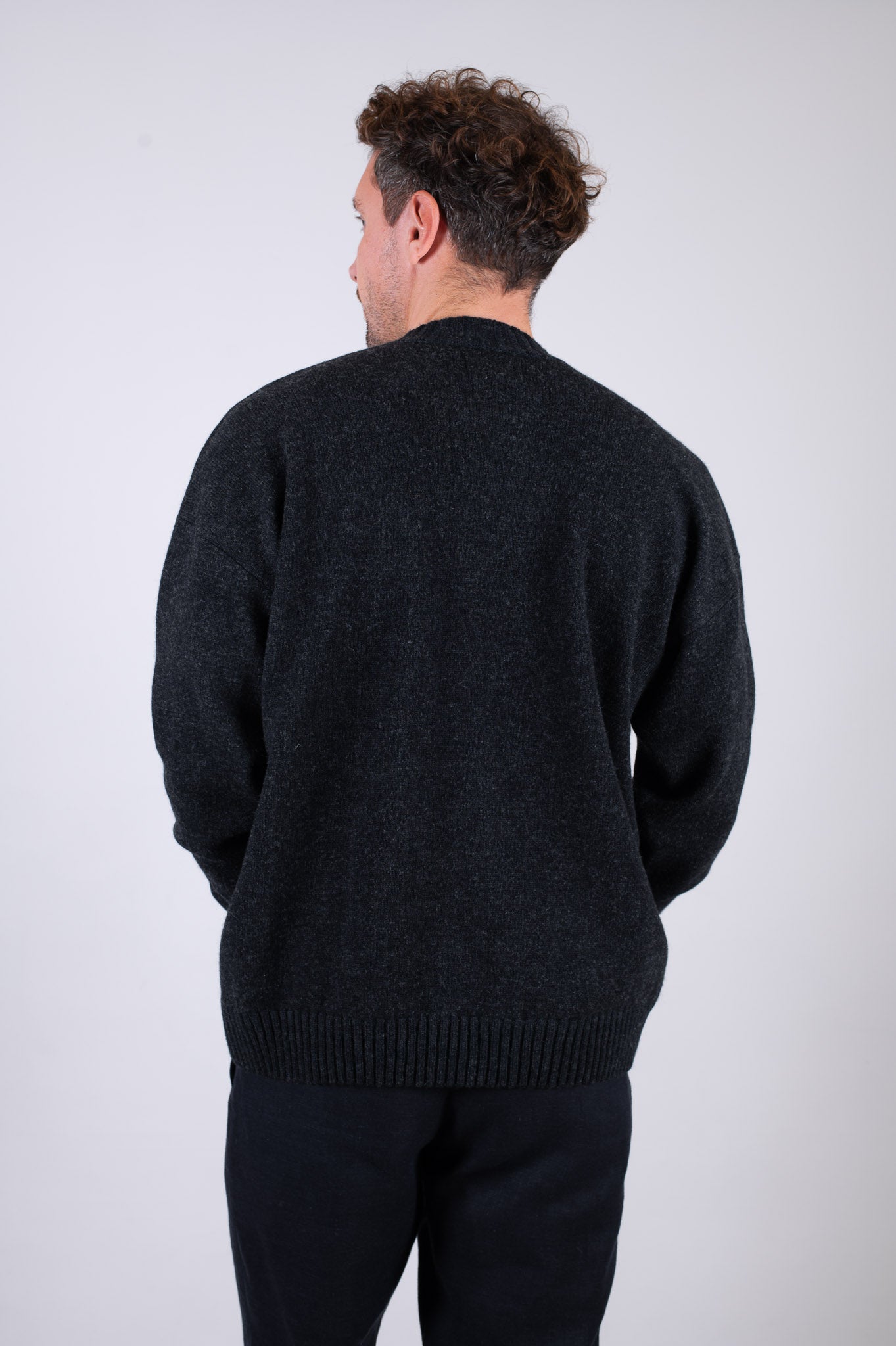 Męski wełniany sweter Crewneck Regular Fit – Ciemnoszary