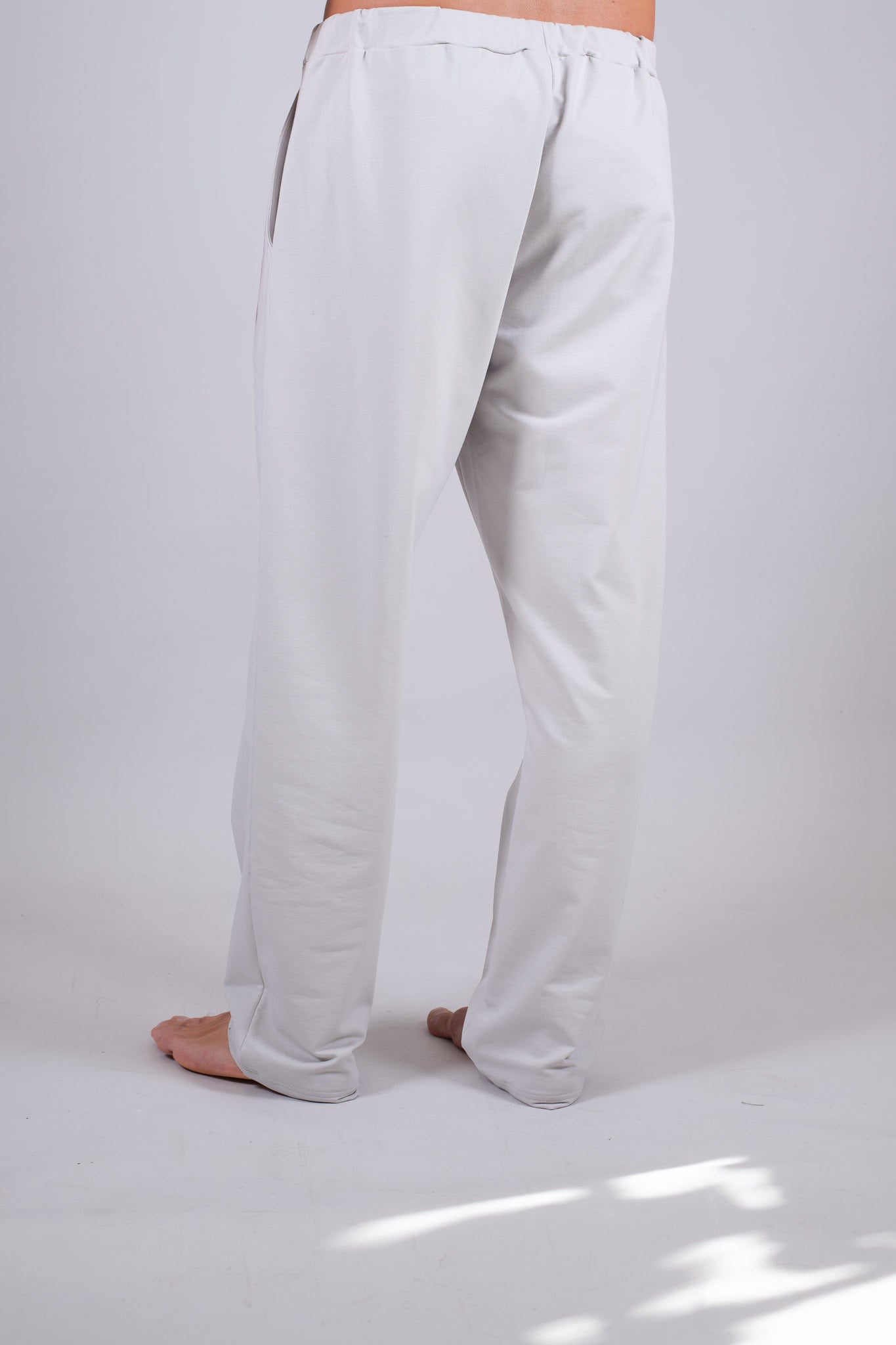 Pánské teplákové kalhoty z biobavlny Straight-leg - Pearl gray