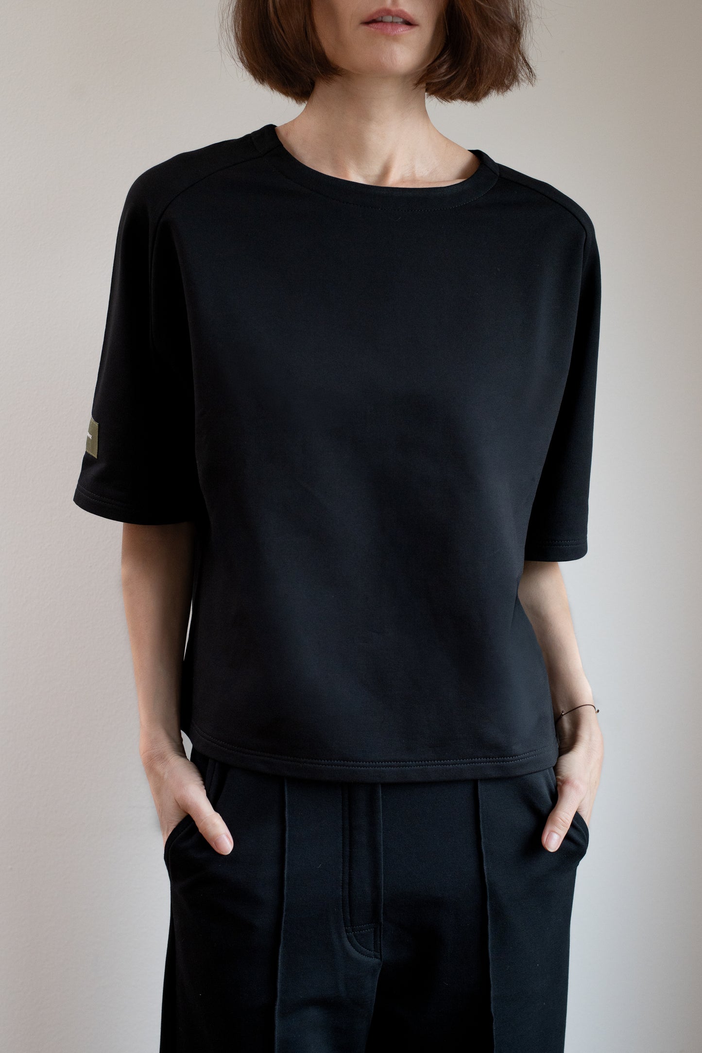 Dámský mikinový top z biobavlny Black - loose fit