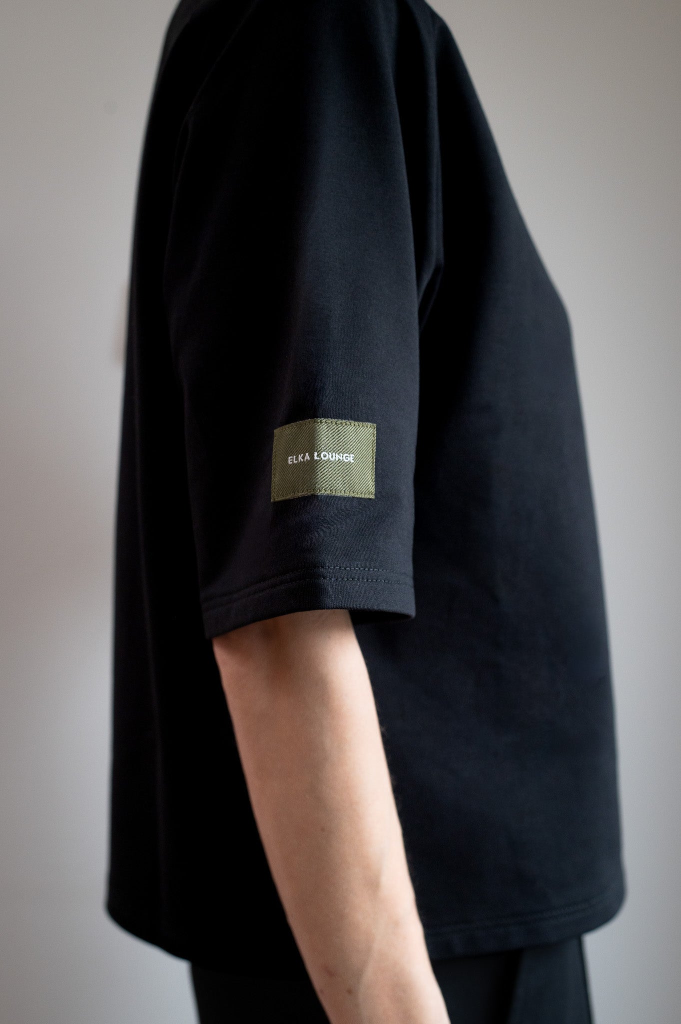 Dámský mikinový top z biobavlny Black - loose fit