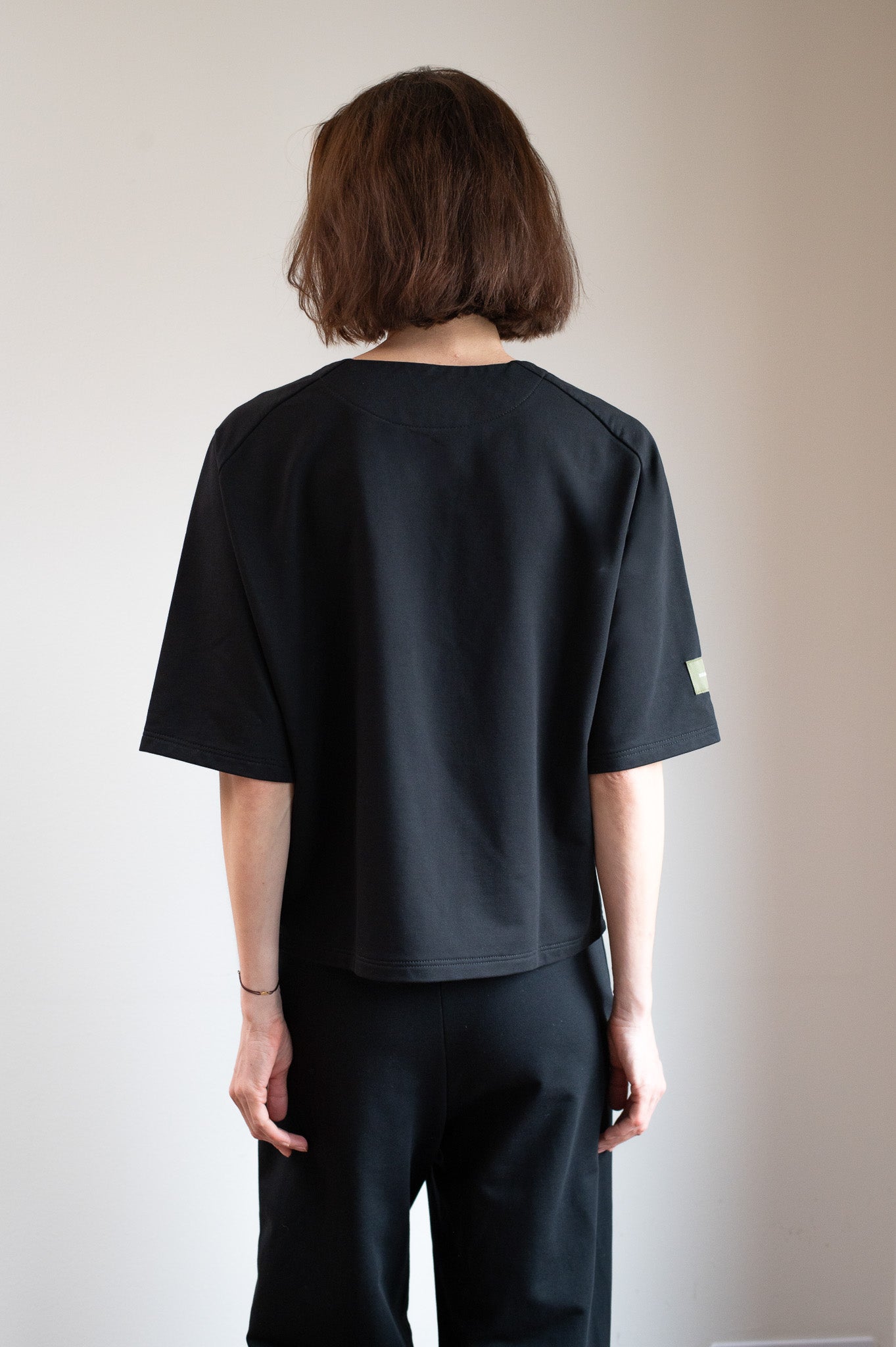 Dámský mikinový top z biobavlny Black - loose fit