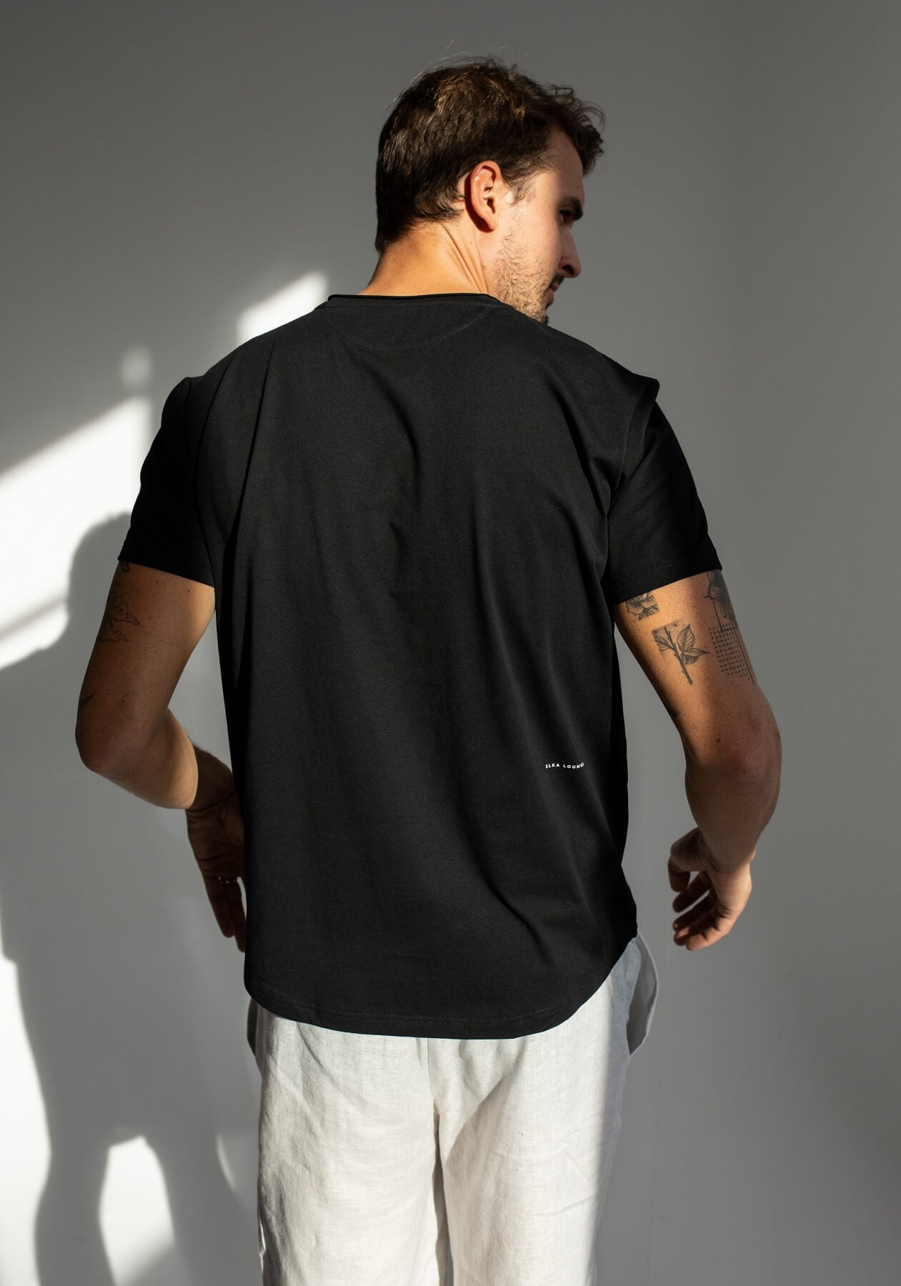 Pánské tričko z biobavlny Black - slim fit