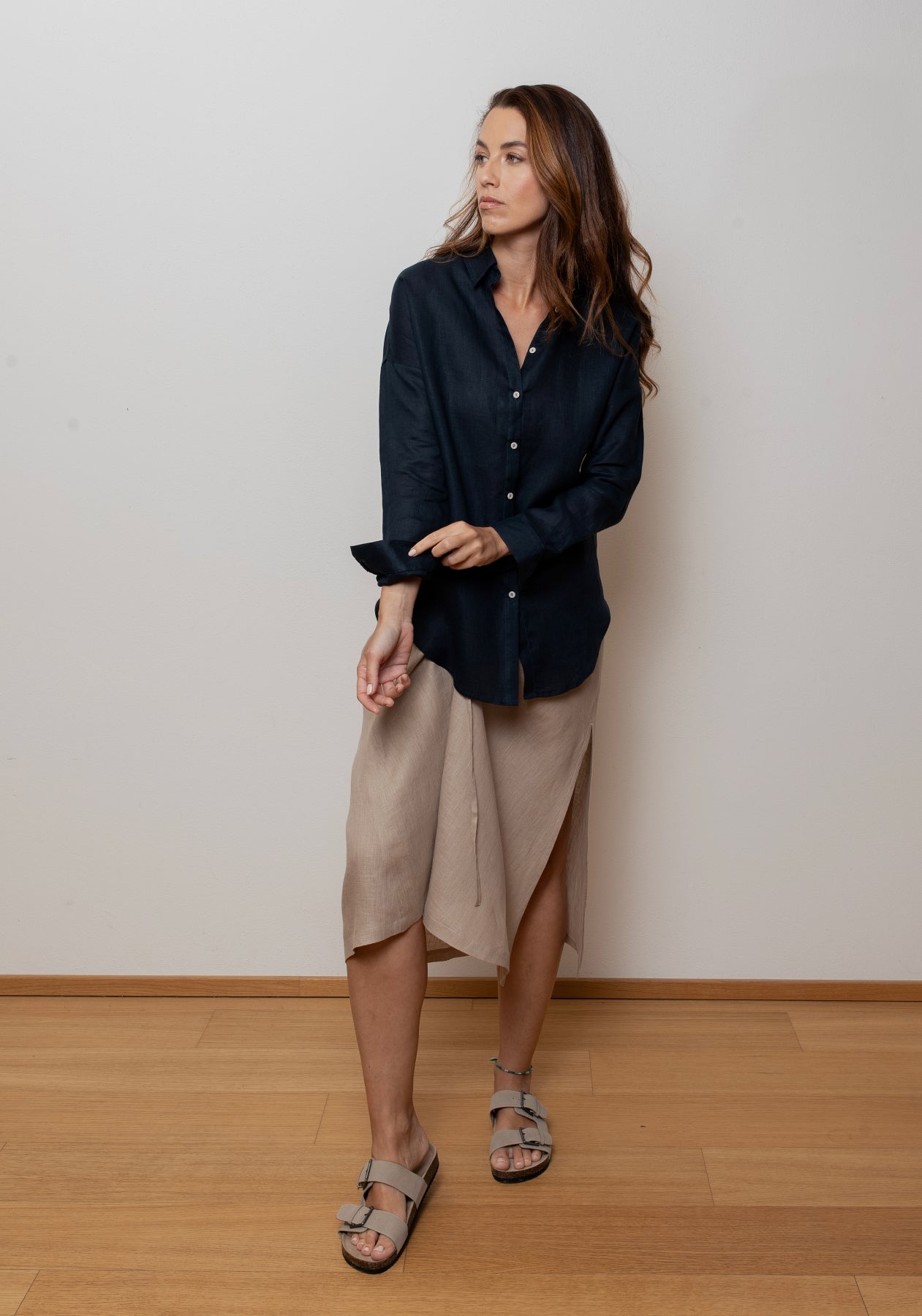 Dámska ľanová košeľa s golierom loose fit - Deep blue