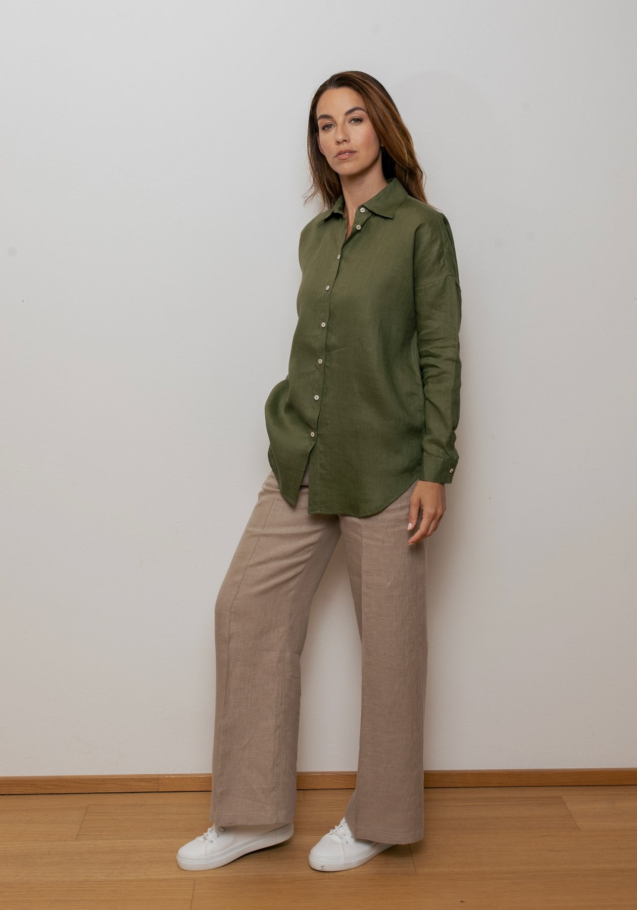 Dámska ľanová košeľa s golierom loose fit - Moss green