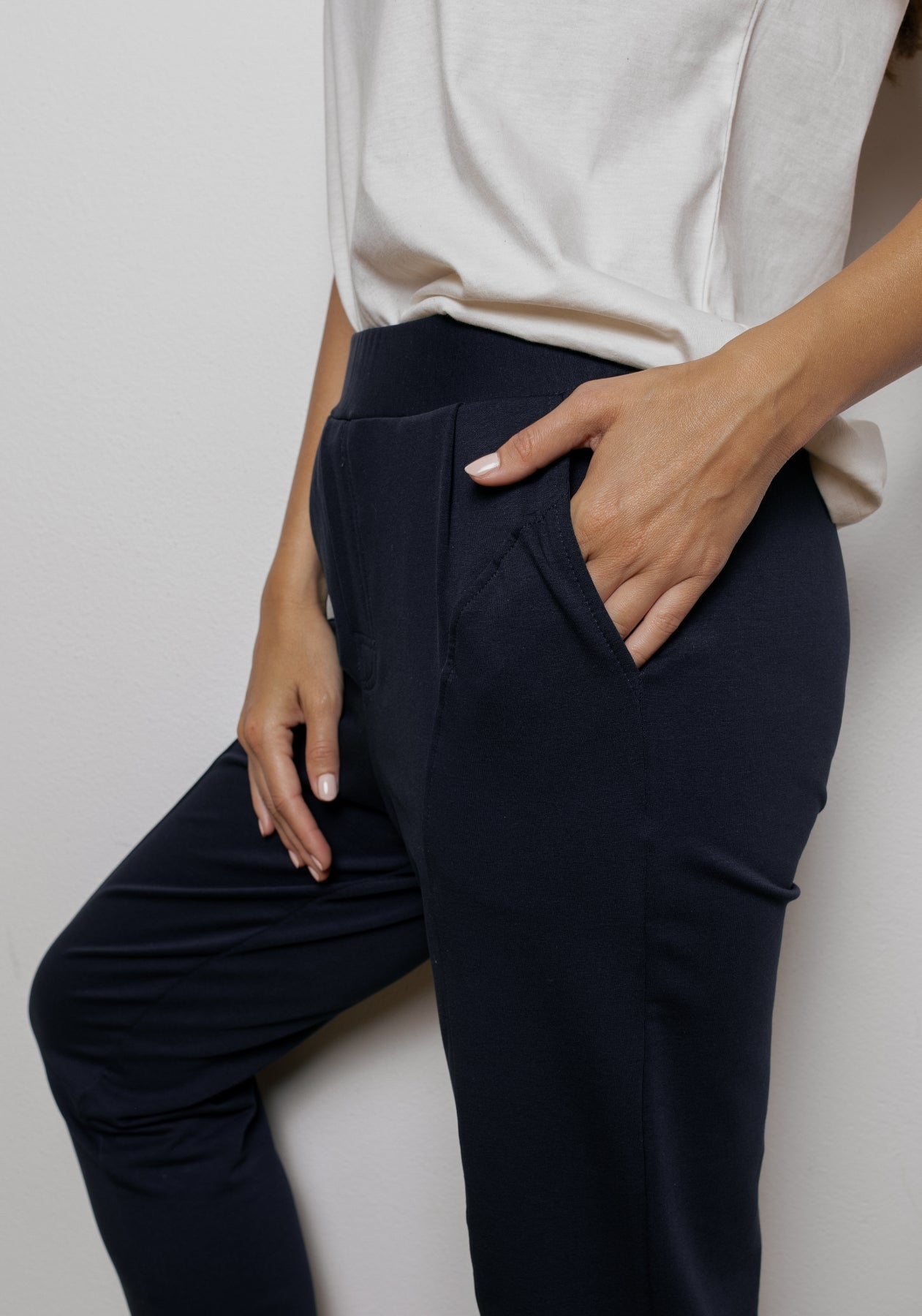 Women sweatpants organic cotton Deep blue - loose fit
