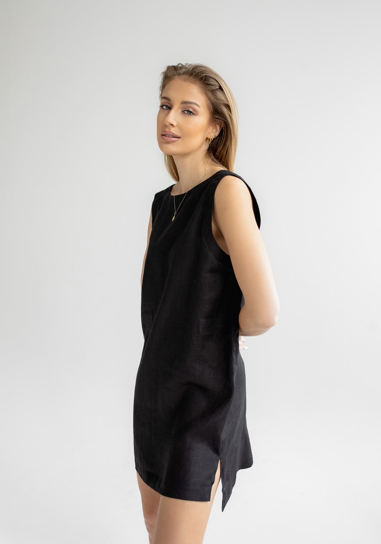 Dámske ľanové šaty short regular fit Black