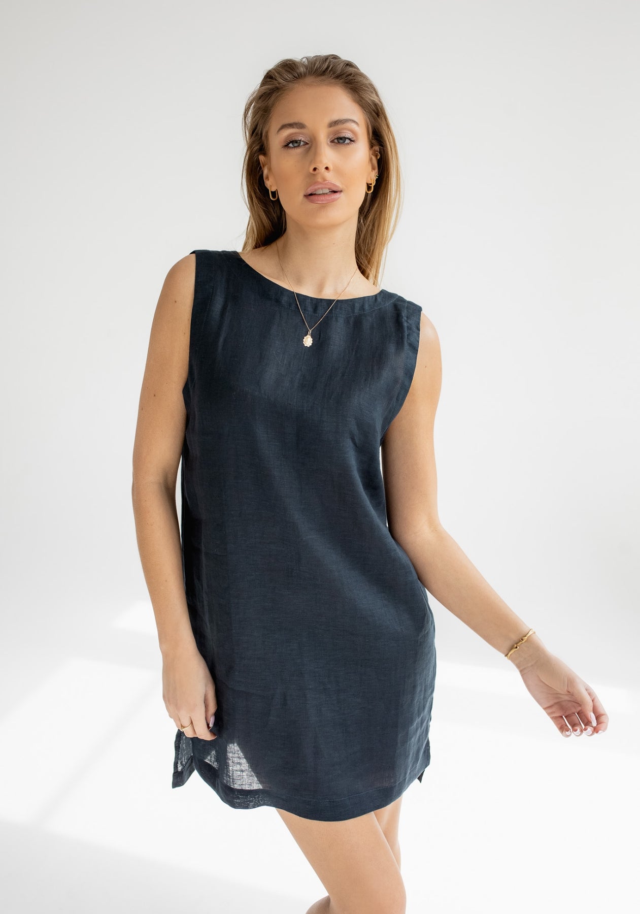 Dámske ľanové šaty short regular fit Deep blue