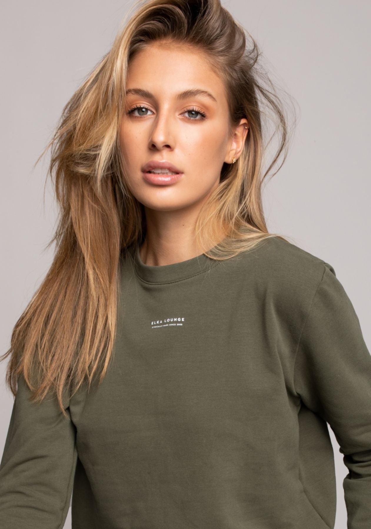 Women bluza bez kaptura z bawełny organicznej Moss green - regular